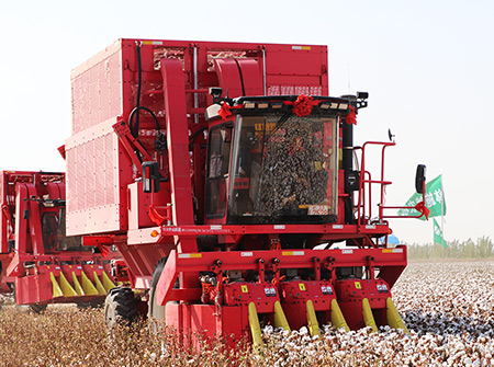 mg冰球突破豪华版4MZ-3B型自走式棉花收获机