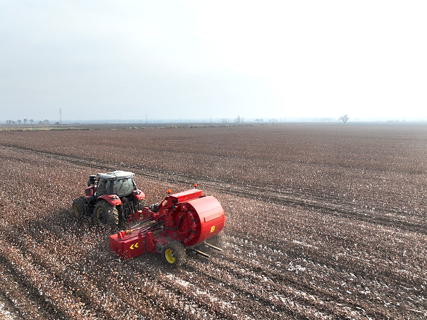 mg冰球突破豪华版5850型棉花秸秆收获打捆机